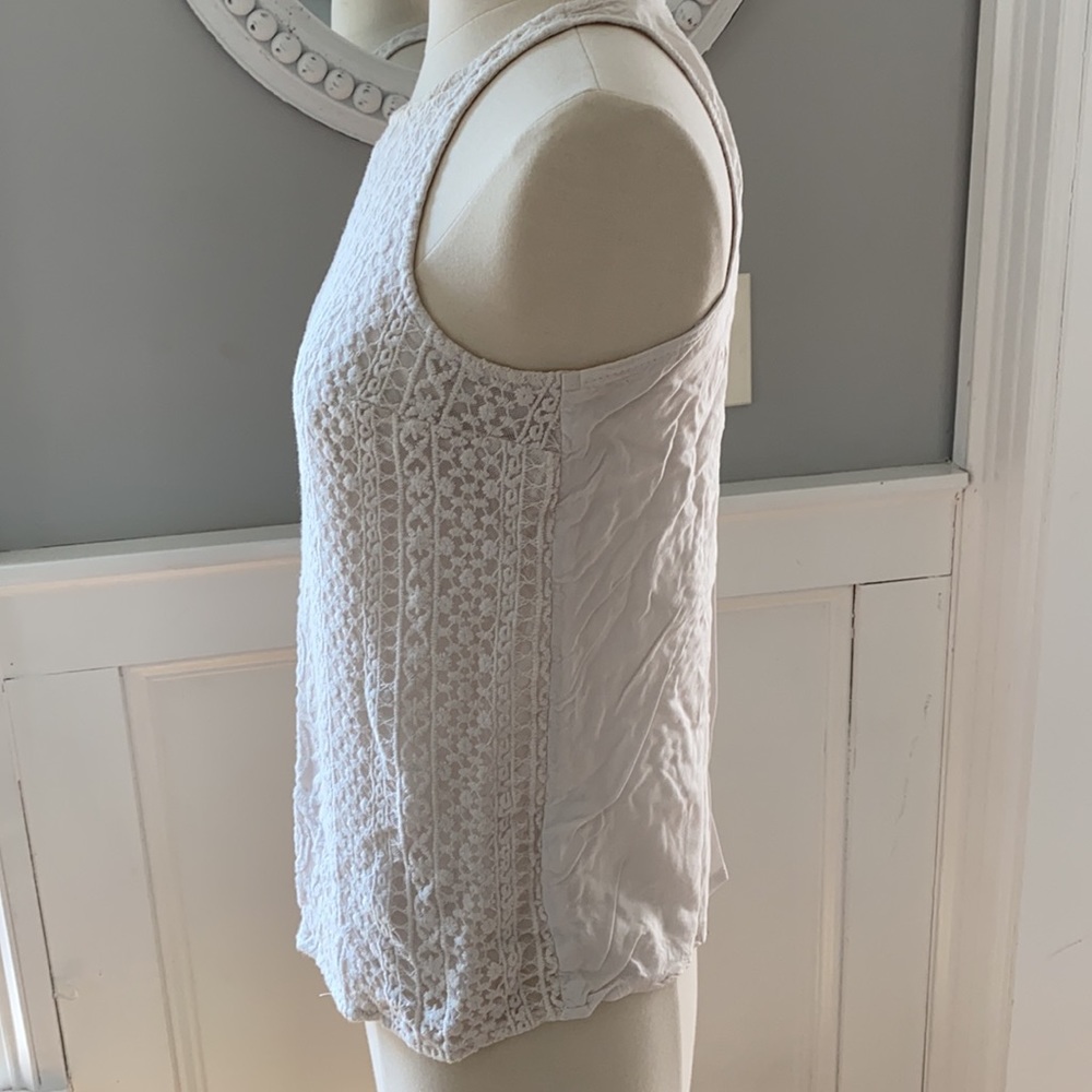 Old Navy Cream Lace Top. Size Small - Picture 3 of 3